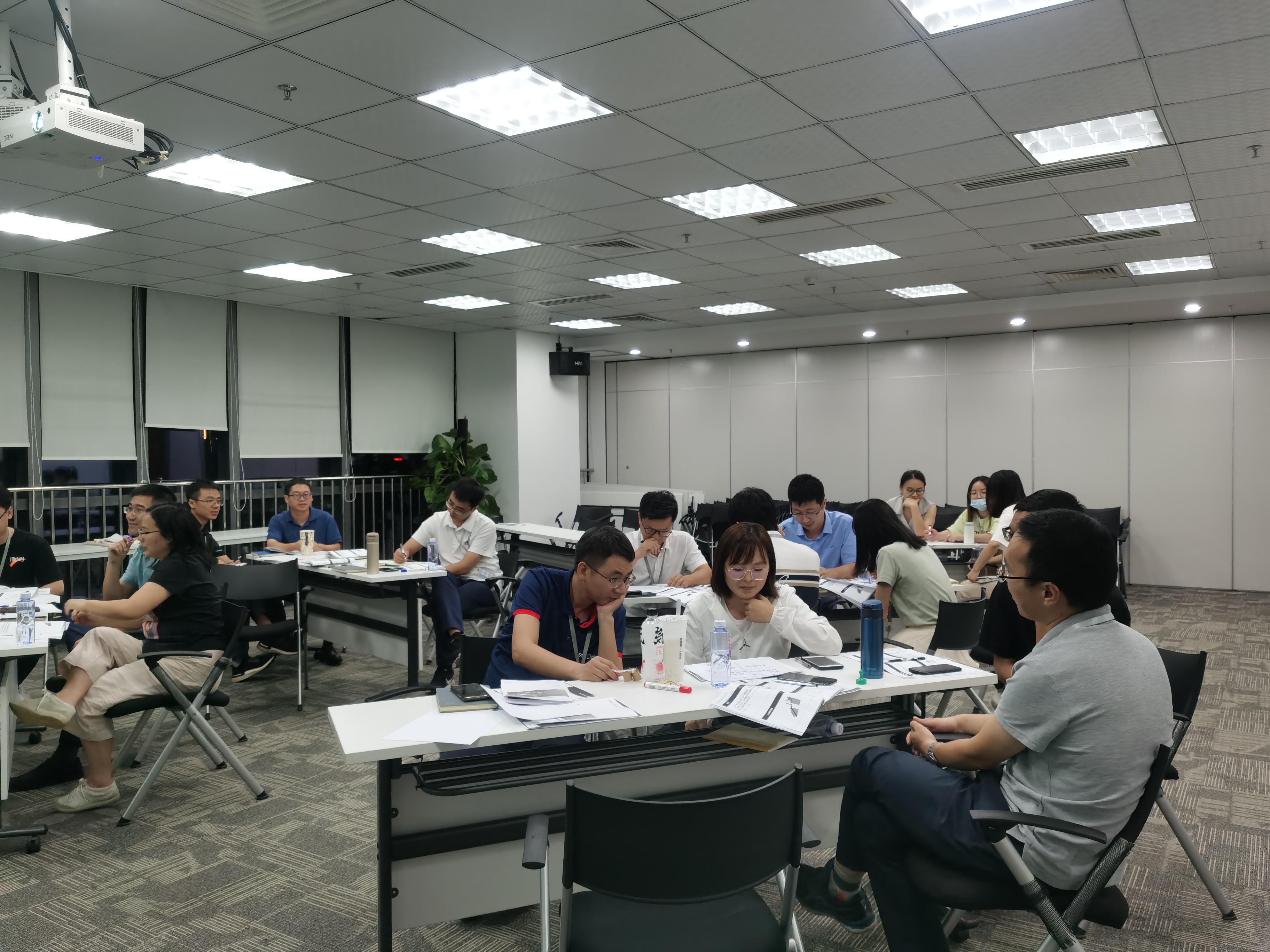 【王弘力老师】9月23-24号在深圳市为发杰科技公司讲授《非人力资源经理的人力资源管理》课程圆满结束