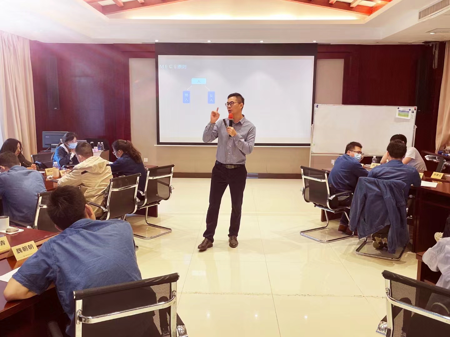 吴军老师5月12日在武汉给中国烟草讲授《宣传员宣传写作培训》课程圆满结束！