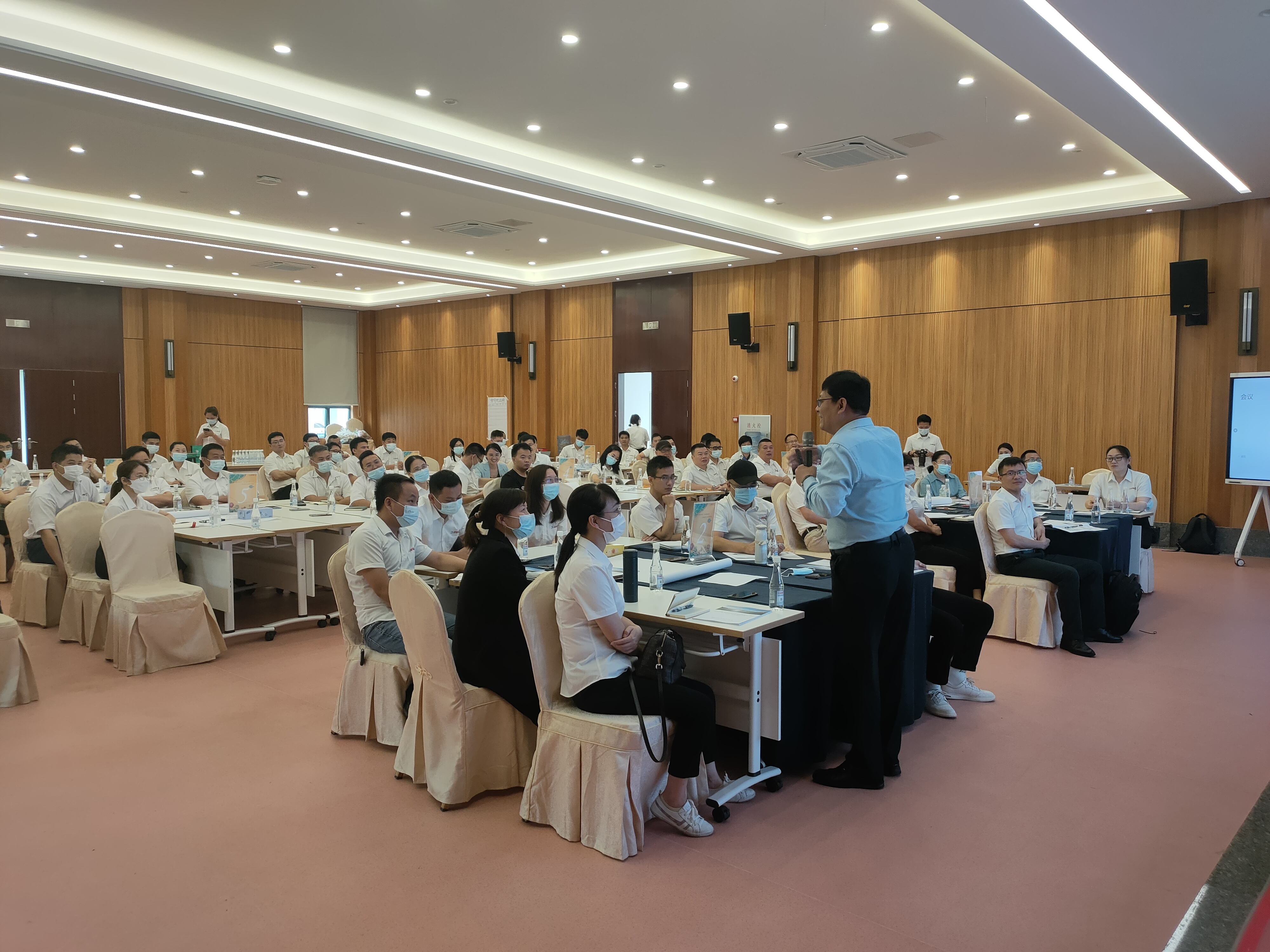 李乾老师给东莞市钜辉五金制品讲授《管理技能提升》圆满结束