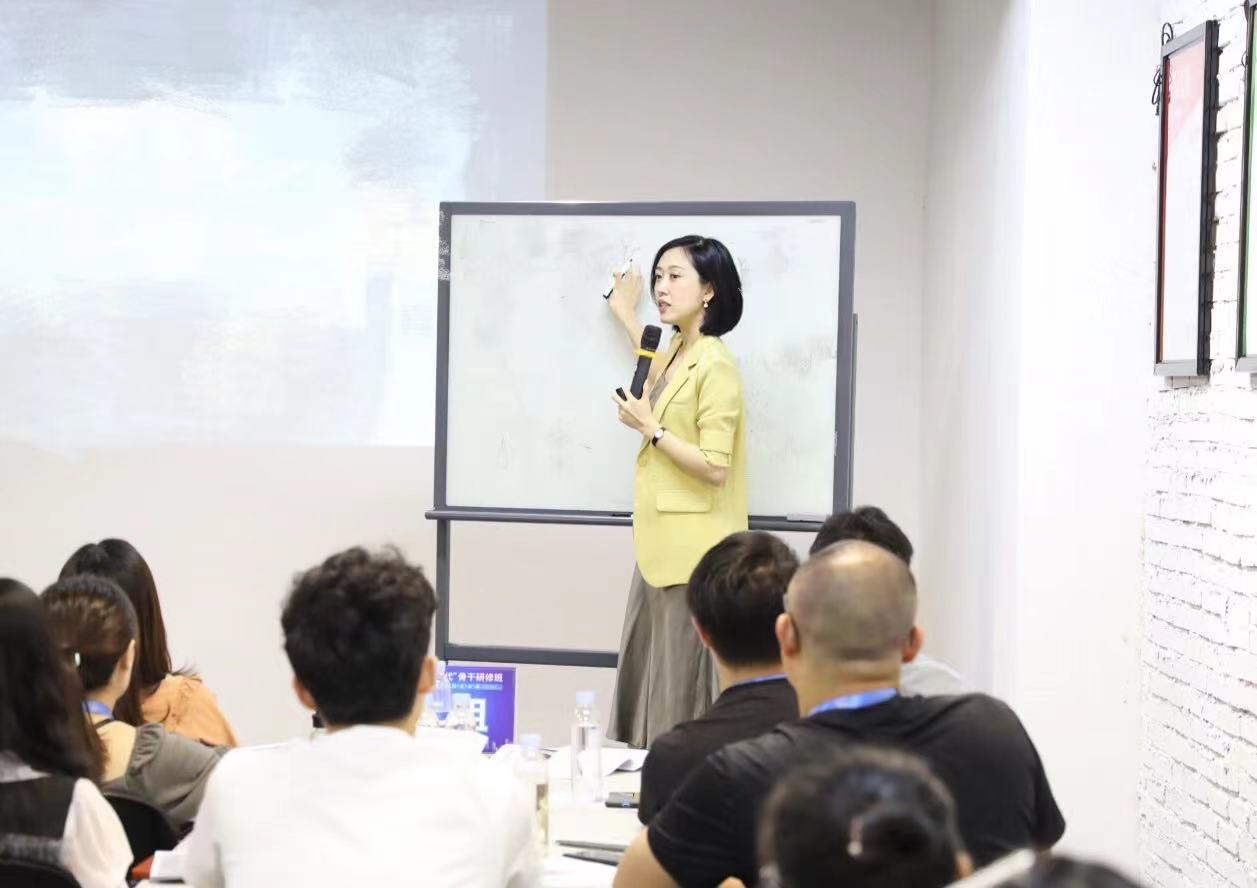 2022年6月18日，张熳老师为广东某公司讲授《如何做好工作汇报》课程圆满结束！