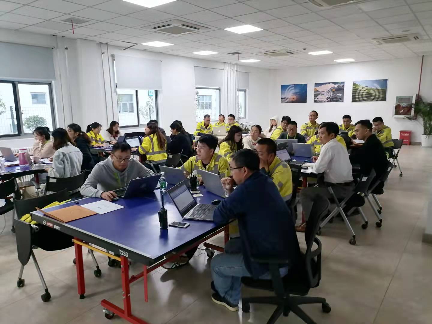 刘平利老师2021年10月19号在泰兴某环保公司讲授《office三剑客办公效能提升》课程圆满结束