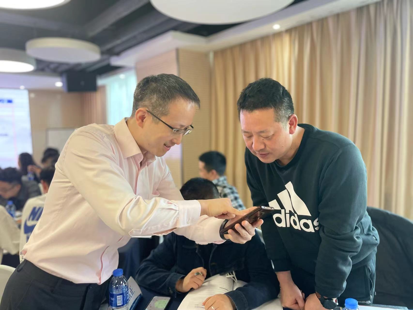【俞平老师】10月26号在南京市为贵州中烟工业公司讲授《自我提高内驱力》课程圆满结束！