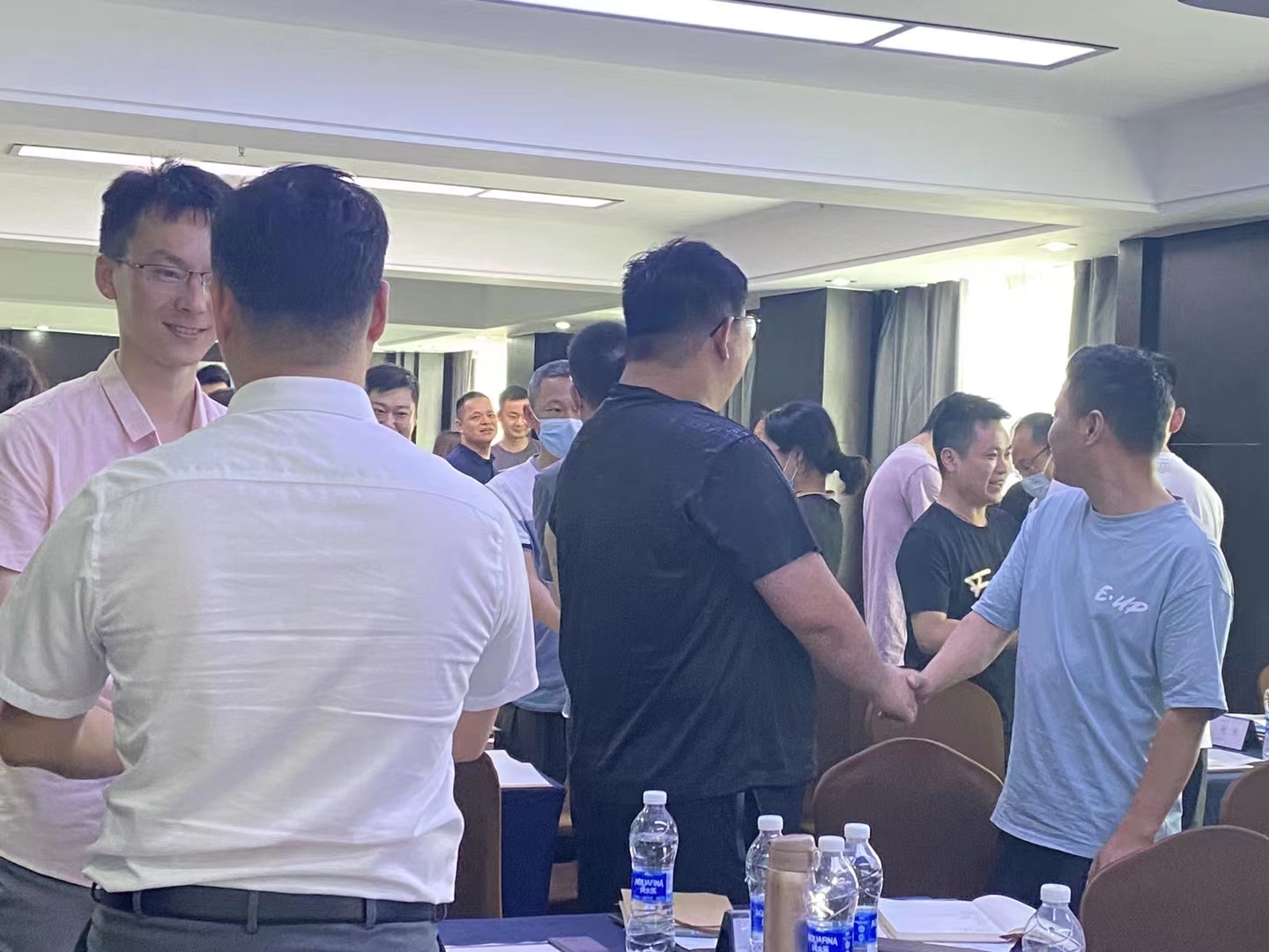 【人力资源-邓雨薇老师】6月18日杭州公开课讲授《 教练式无障碍沟通》圆满结束