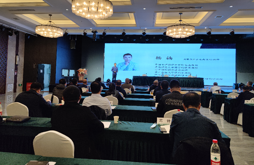 杨楠老师12月29日给朝阳市某大型企业员工进行《打造高效团队》课程培训圆满结束。