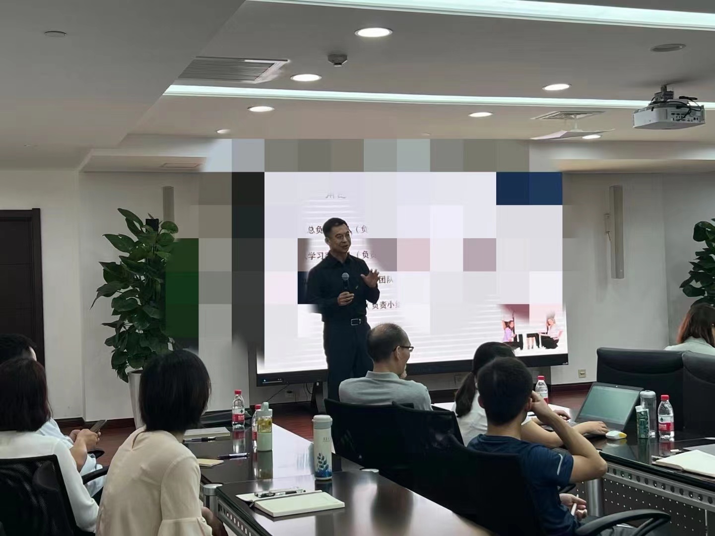 杨楠老师2022年7月9日在河南给立安实业讲授《 新生代员工管理》课程圆满结束！