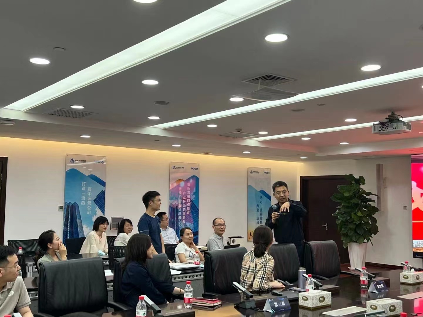 杨楠老师2022年7月9日在河南给立安实业讲授《 新生代员工管理》课程圆满结束！