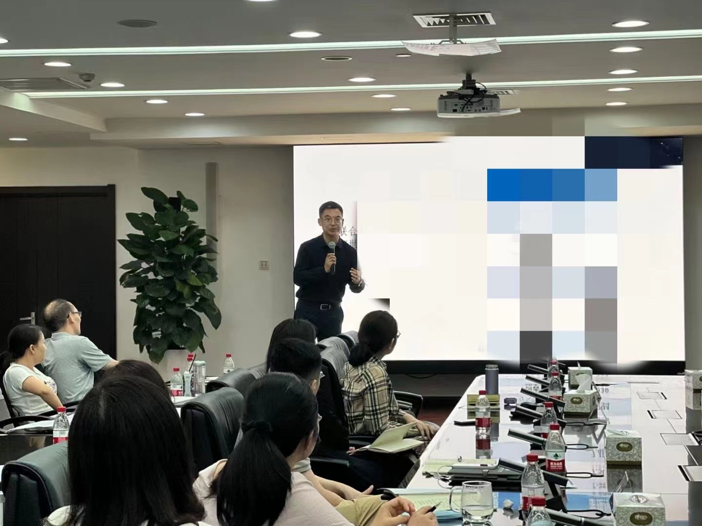 杨楠老师2022年7月9日在河南给立安实业讲授《 新生代员工管理》课程圆满结束！